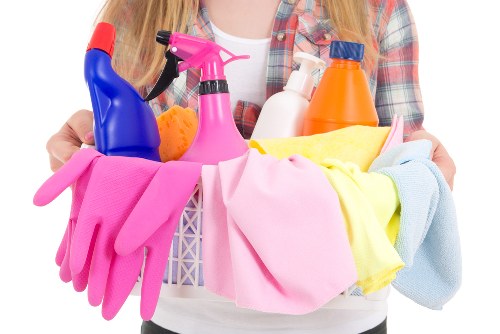 Recurring office cleaning service in TW7