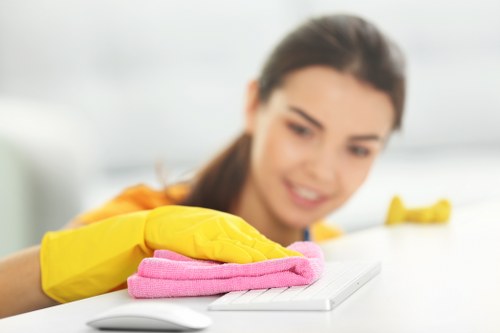 Local office cleaning in TW7 for professional workplaces