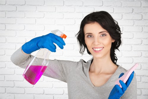 Local TW7 cleaners preparing a property for move-in or move-out