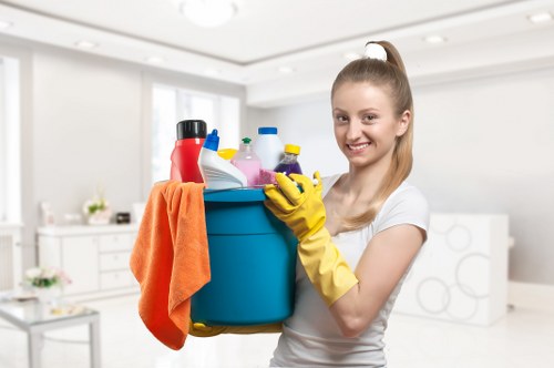 TW7 facade cleaning for homes and businesses with tailored methods